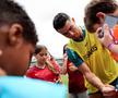 Cristiano Ronaldo le-a dat copiilor autografe / Foto: X Cristiano Ronaldo
