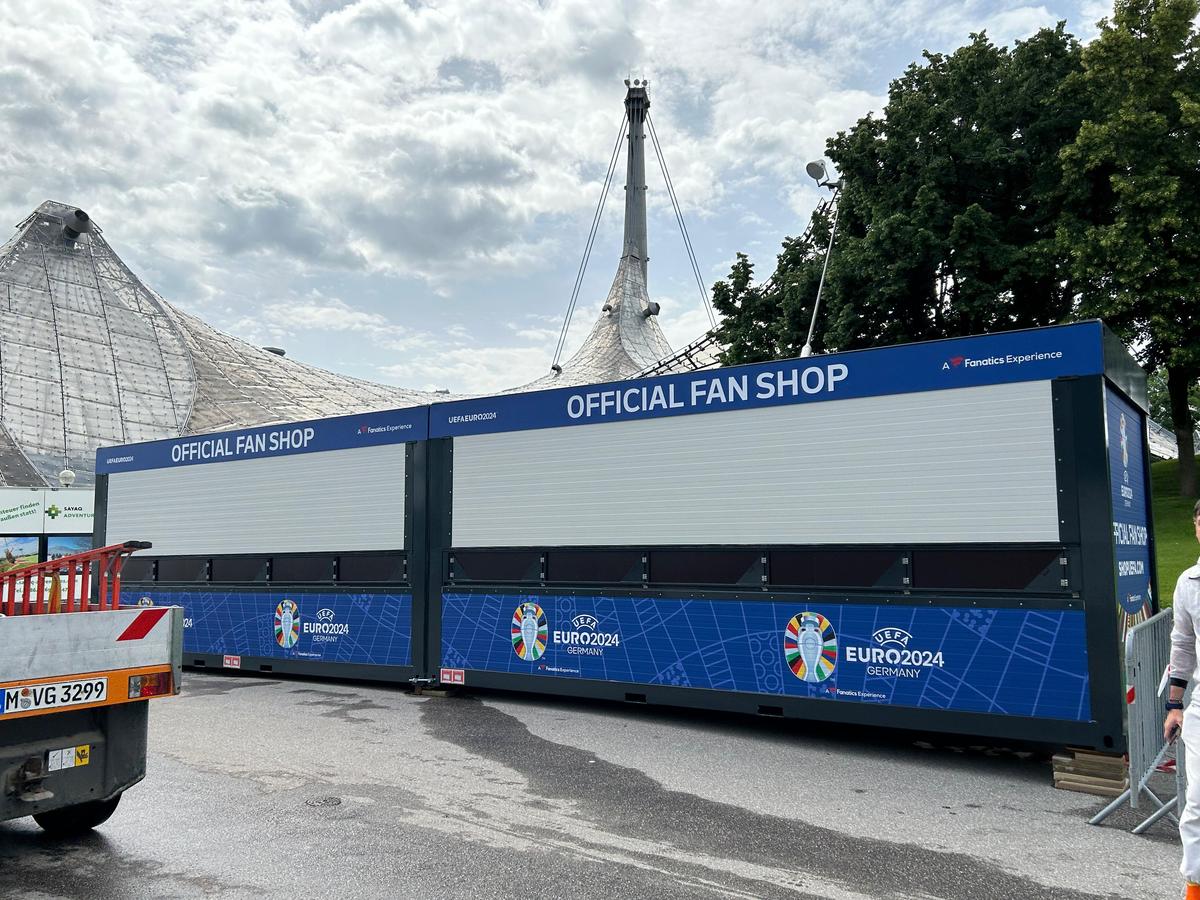 „Ieri” Cruyff și Beckenbauer, astăzi AC/DC » Până la Euro, legendarul Stadion Olimpic din Munchen trăiește rock 'n' roll. „Dumbledore” le-a urat noroc ”tricolorilor”