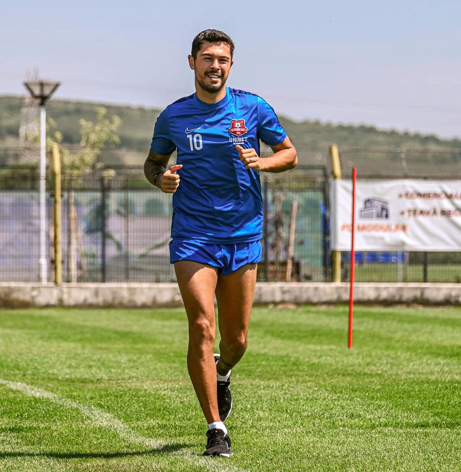 Gabi Iancu a rupt-o cu Sibiul pentru un comeback sub comanda lui Hagi. Foto: Facebook Hermannstadt Dublă-lovitură pentru Hagi » Farul a bătut palma cu doi „decari” din Superliga! Miercuri vin la reunire