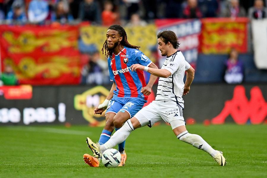 Alexi Pitu în SM Caen - Bordeaux 1-0, 6 aprilie 2024. Foto: Imago Gică Hagi vrea un transfer de titlu la Farul » Poate reveni în Superliga după doar un sezon
