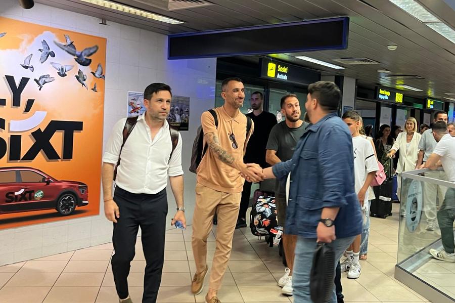 Mehmet Topal (38 de ani), noul antrenor de la Petrolul Ploiești, a sosit în România și a oferit o primă reacție pe aeroport. Petrolul, Copilu și binefăcătorii adulți turci