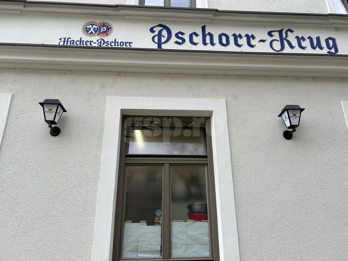 „Hai la românul ăla să mâncăm!” » Bunătăți în restaurantul din Munchen al unui stelist declarat: „Se consumă la pâine... vai de capul meu!” + Cât costă o porție de 5 mititei