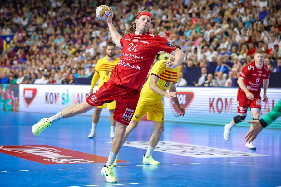 Hansen a făcut o finală mare, dar insuficient pentru Aalborg / FOTO: Imago Finala Ligii Campionilor dintre Barcelona și Aalborg, decisă în ultima secundă » Legendarul Hansen lovește bara și se retrage!