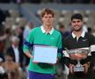Jannik Sinner și Carlos Alcaraz după finala Roland Garros din 2025 / Foto: Getty Images