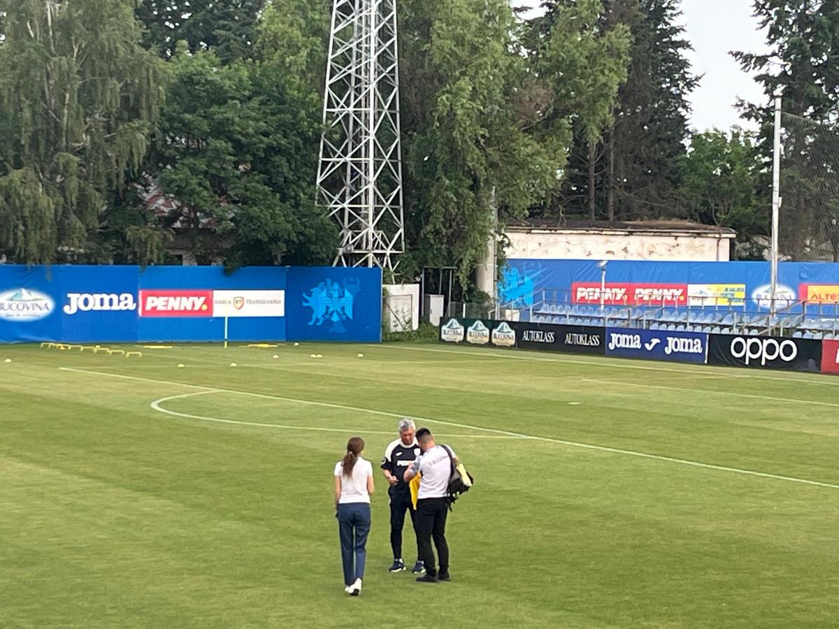 Contestă virulent alegerile lui Mircea Lucescu: „Lui i se face o nedreptate! Își vor da cu palmele peste față într-o zi!”
