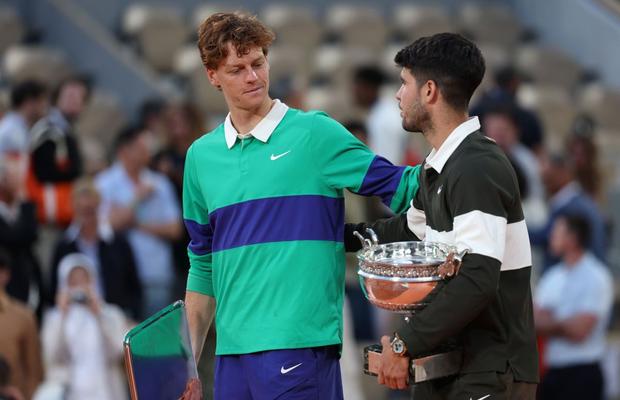 Cea mai originală comparație după finala Roland Garros: „Fără Jannik Sinner, mintea frumoasă și originală a lui Carlos Alcaraz devine un fluture care vrea să vadă un milion de flori”