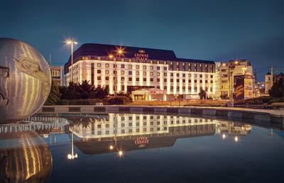 Naționala României s-a cazat la Bratislava vizavi de Reședința Prezidențială! Cât costă o cameră pe noapte