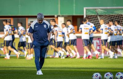 Contestă virulent alegerile lui Mircea Lucescu: „Lui i se face o nedreptate! Își vor da cu palmele peste față într-o zi!”