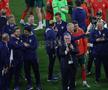 Cristiano Ronaldo şi-a făcut selfie cu oamenii din staff FOTO: Ionuţ Iordache (GSP)