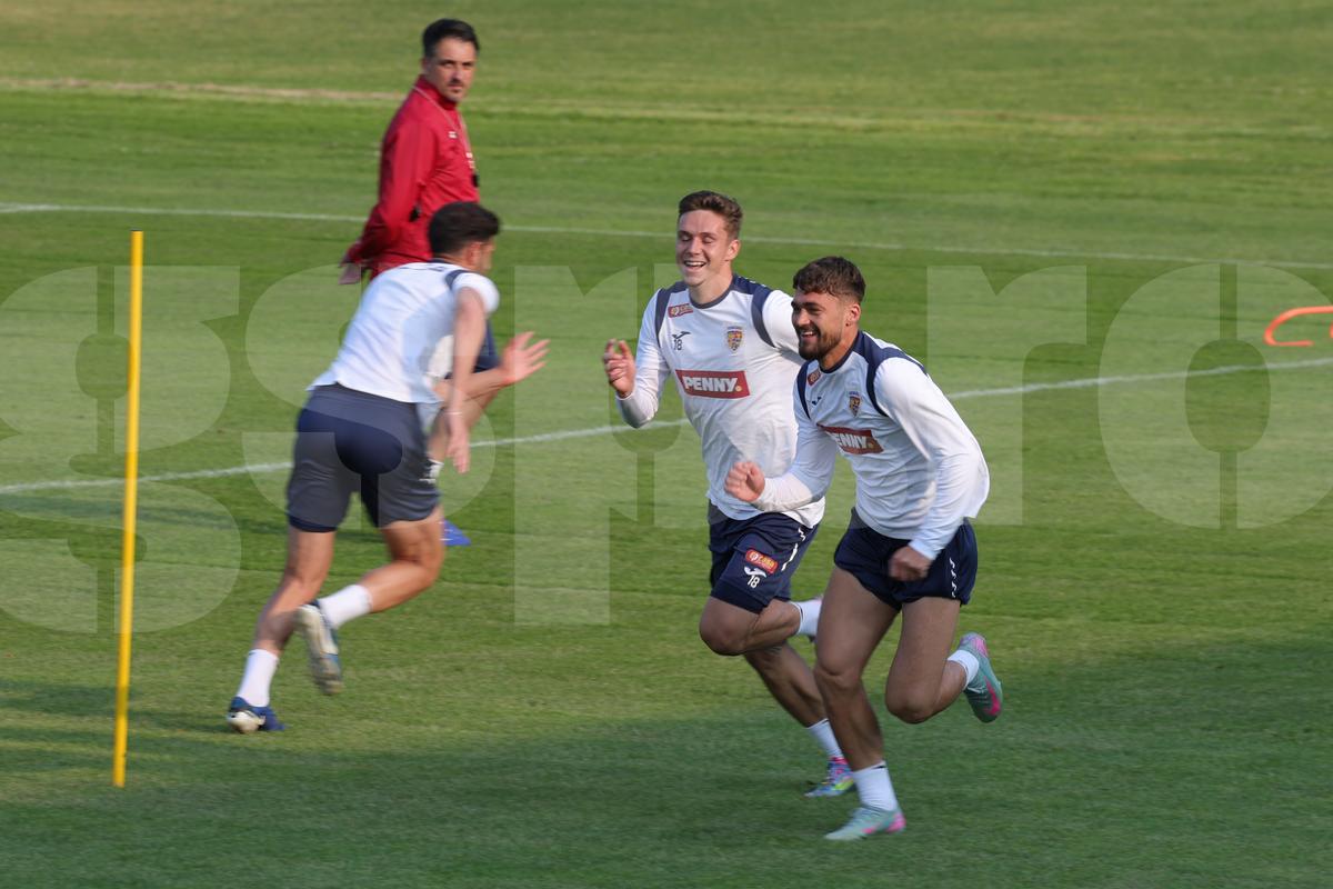 România U21 s-a antrenat pe un stadion de „județeană”, unde accesul se face printr-un bar + Gestul de suflet al „tricolorilor”