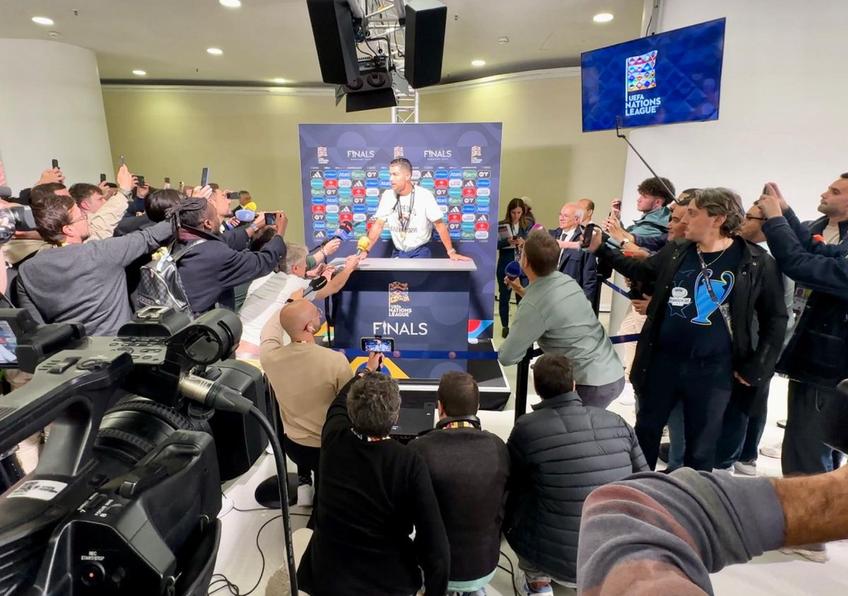 Cristiano Ronaldo, asaltat la zona mixtă / Captură Video GSP