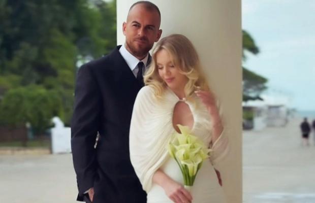 Denis Alibec s-a căsătorit discret cu fosta gimnastă