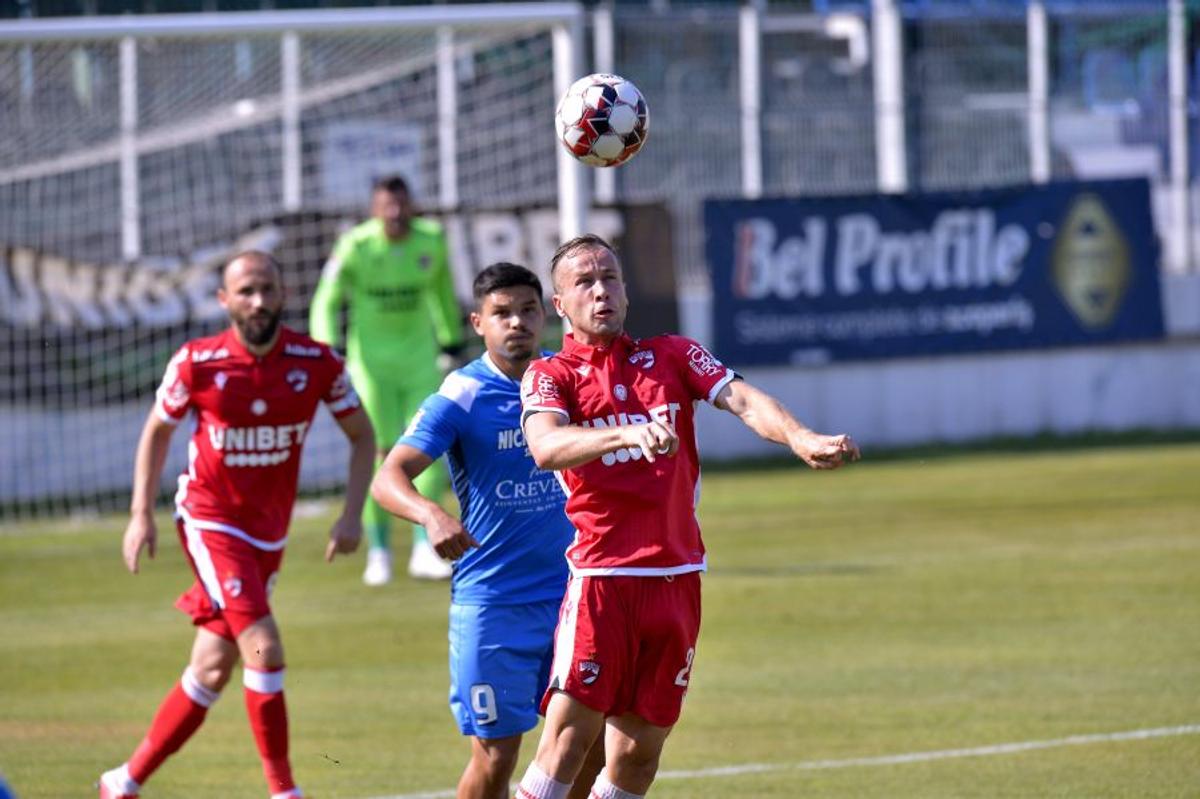 Când joacă Dinamo restanțele » Program infernal: 4 meciuri în 10 zile!