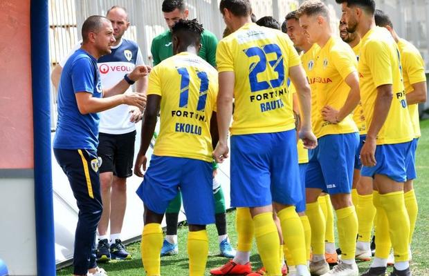 EXCLUSIV Cei 6 jucători și magazinerul de la Petrolul, testați din nou pozitiv cu COVID-19