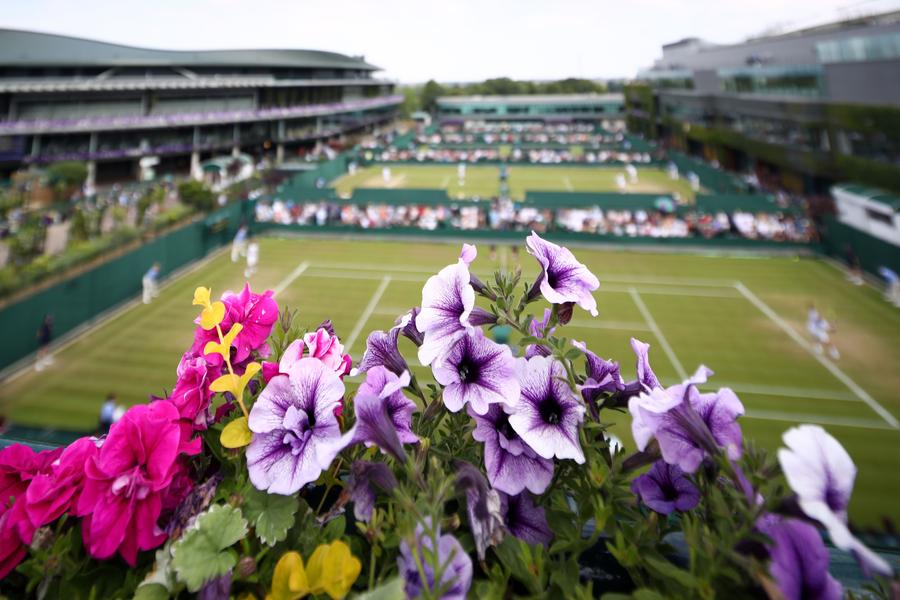 Privire de asamblu în interiorul All England Club FOTO FOTO Guliver/GettyImages Wimbledon se joacă pe GSP.ro » Daniel Dobre, antrenorul care a fost alături de Simona Halep la triumful de pe iarba londoneză: „Este un turneu special, nu se poate compara cu nimic!”