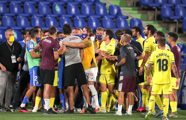 Bătaie generală la un meci din La Liga » A intervenit poliția!