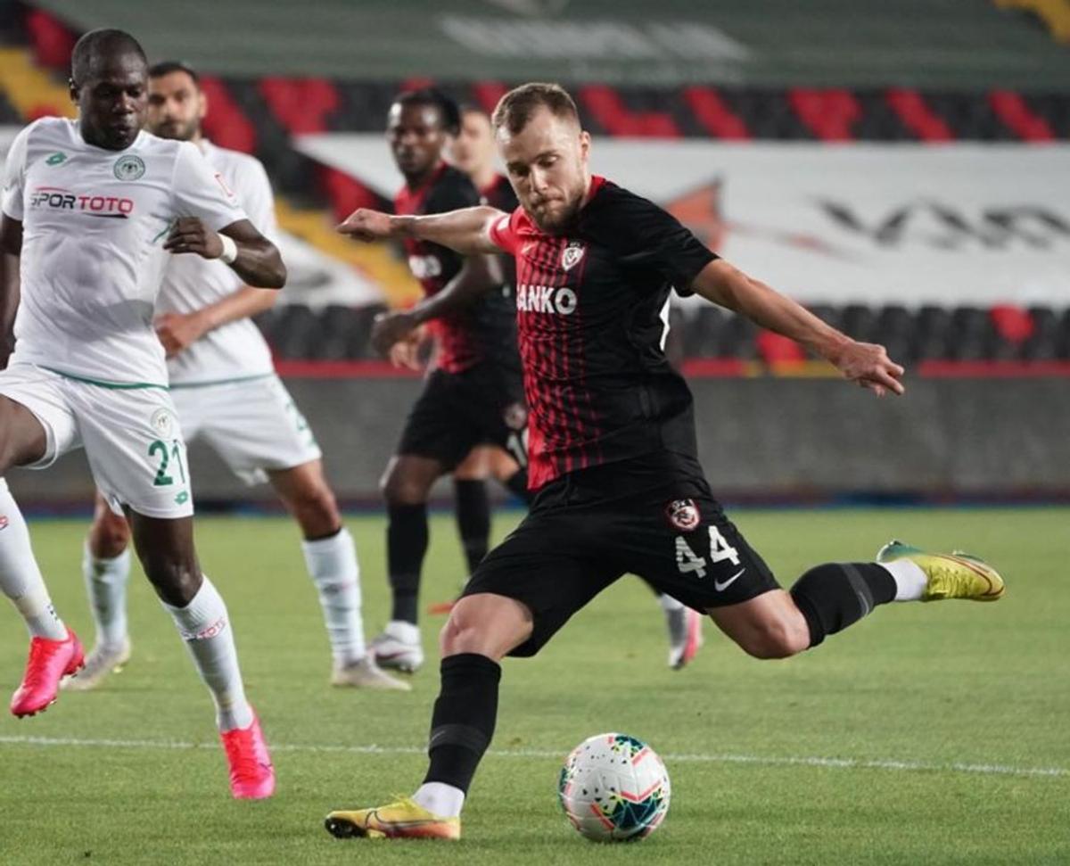 FOTO Formația lui Șumudică revine uluitor și îi ajută pe Săpunaru și Lung Jr. în lupta pentru salvarea de la retrogradare! Alexandru Maxim a marcat