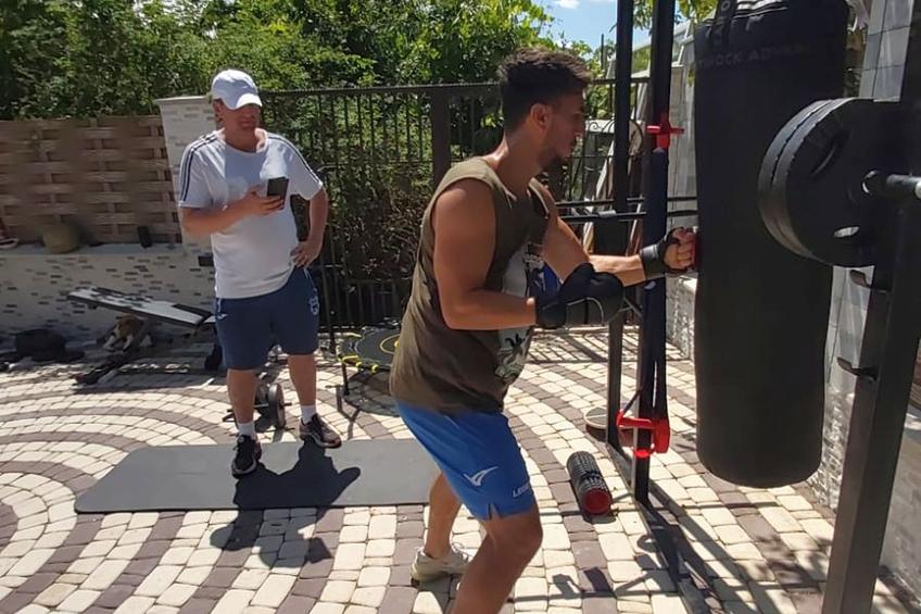 Ronaldo Deaconu nu stă pre mult departe de sala de forță și de minge nici în vacanță.