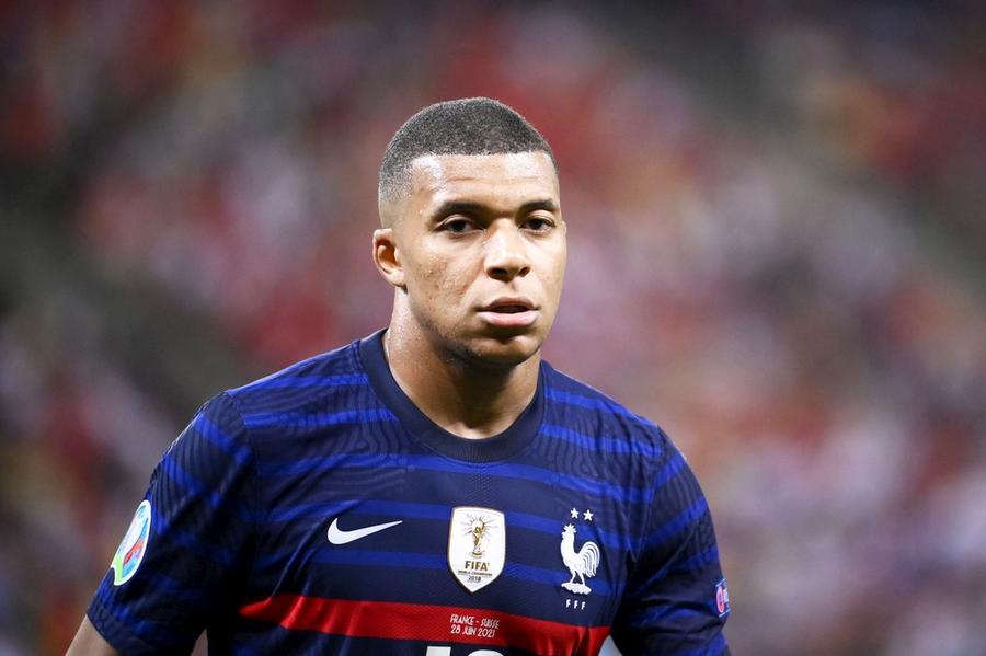 Kylian Mbappe a fost eliminat în optimile Euro 2020 // foto: Guliver/gettyimages Domino-ul care ar cutremura fotbalul european » Cristiano Ronaldo, Mbappe și Icardi, implicați într-o mega-tranzacție