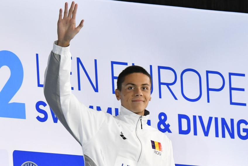 David Popovici (17 ani), noul fenomen al natației mondiale, este nerăbdător să o întâlnească pe Simona Halep (30 de ani, 18 WTA).