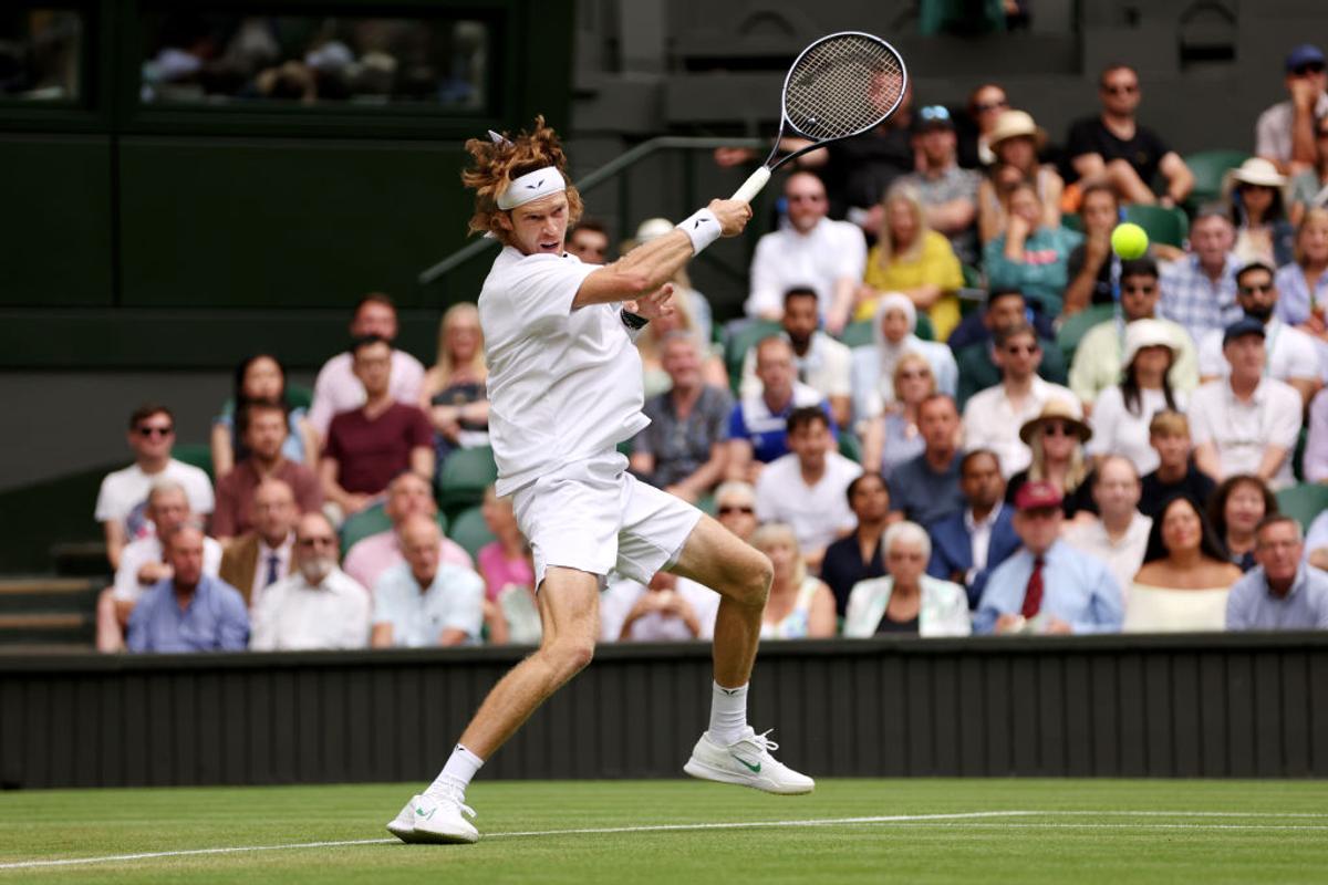 „Cea mai norocoasă lovitură din toate timpurile” » Rublev a reușit punctul anului la 6-5 în decisivul cu Bublik + Wilander, șocat: „N-am văzut niciodată așa ceva”