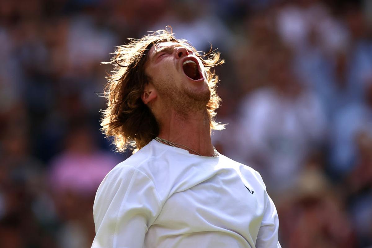 „Cea mai norocoasă lovitură din toate timpurile” » Rublev a reușit punctul anului la 6-5 în decisivul cu Bublik + Wilander, șocat: „N-am văzut niciodată așa ceva”