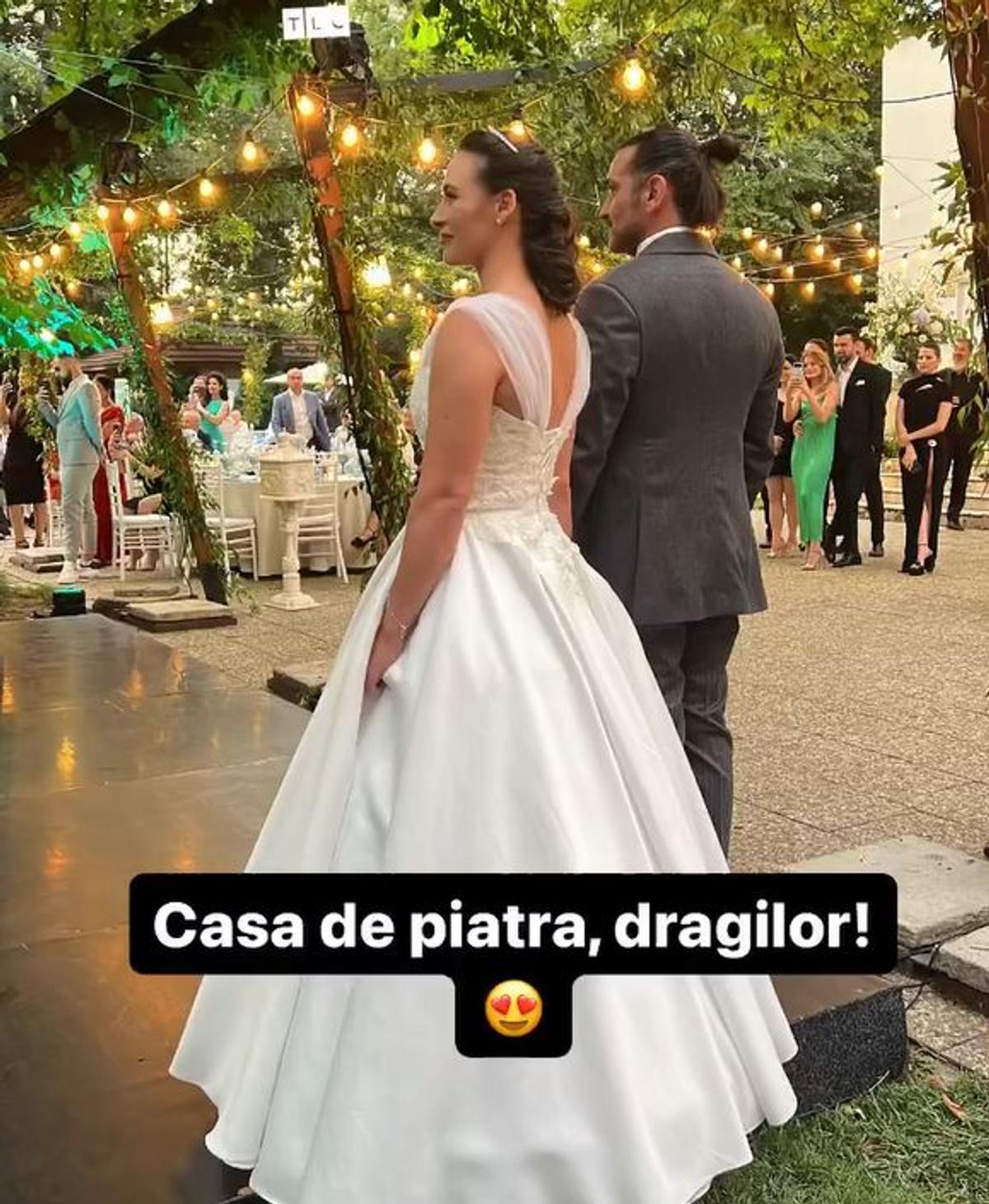 Imagini spectaculoase de la nunta Cătălinei Ponor » Și-a uimit invitații! Cum au apărut mirele și mireasa