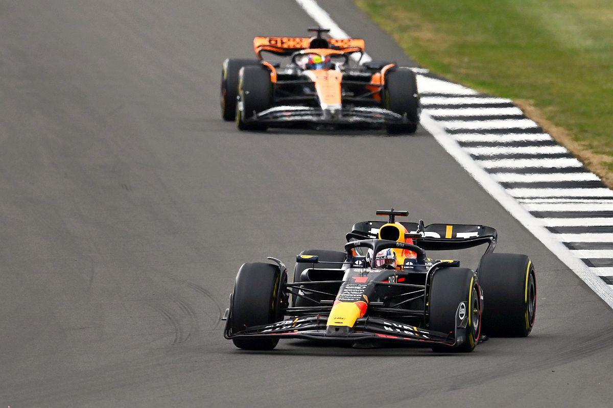 Verstappen câștigă pe Silverstone, dar weekendul este „papaya”!