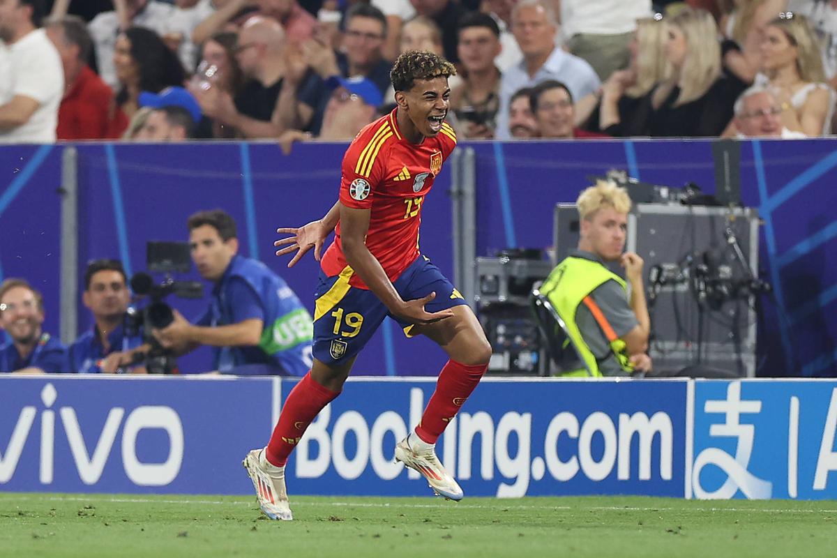 Lamine Yamal i-a răspuns lui Adrien Rabiot direct pe teren: „Vorbește acum, vorbește acum!”