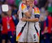 Toni Kroos, îmbrățișat de Joshua Kimmich, după 1-2 în prelungirile „sfertului” cu Spania / Foto: Imago
