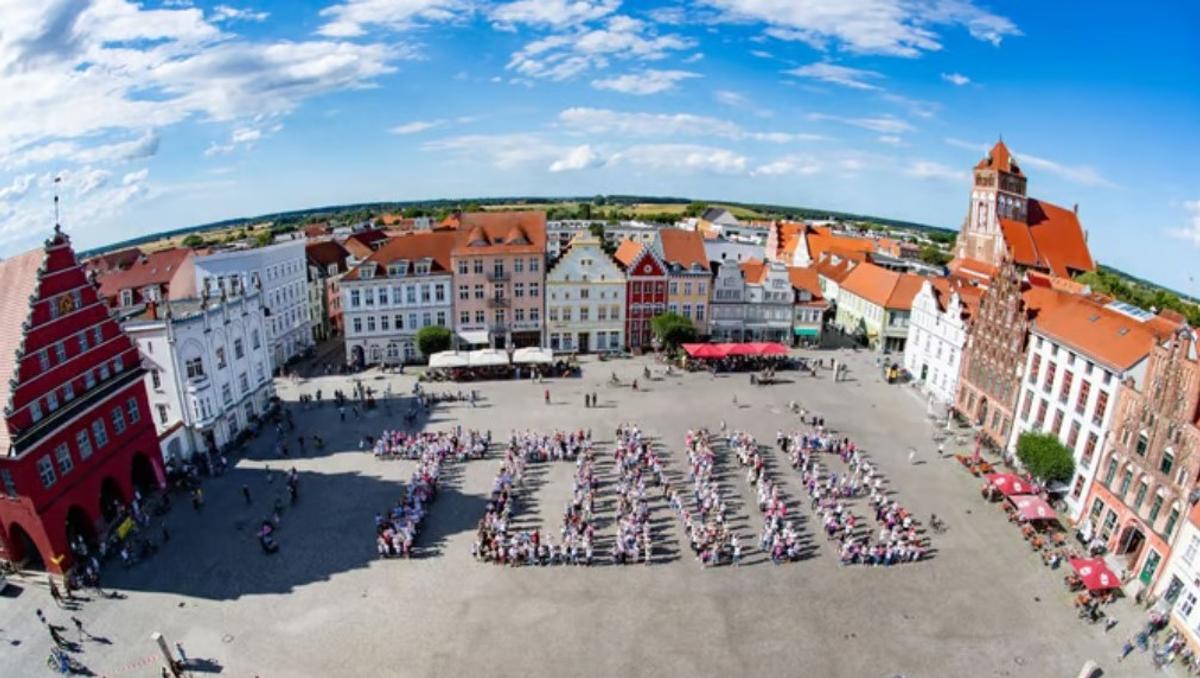 Toni Kroos, omagiat de 550 de oameni din orașul natal, Greifswald
