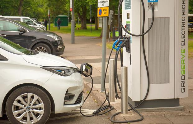 Ampere, compania Renault, a semnat un contract pe 5 ani pentru o inovație: baterii Litiu-Fier-Fosfat