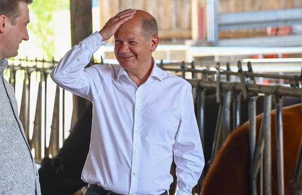 Cancelarul Olaf Scholz în ofsaid! Moment jenant cu naționala Germaniei în prim-plan
