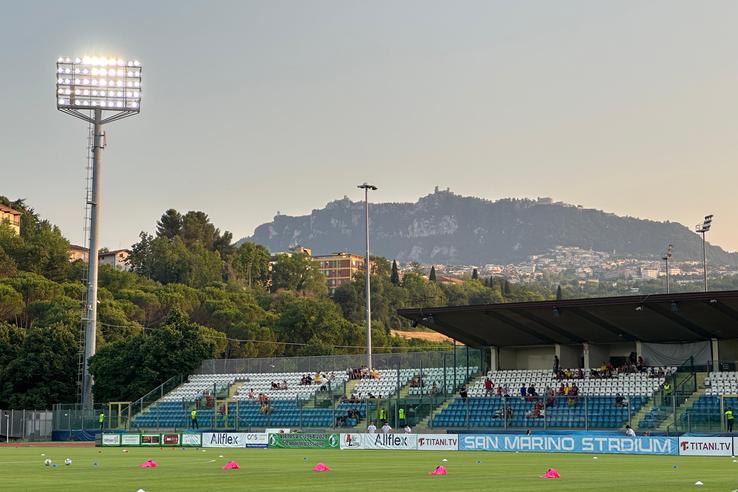 Suporterii români au ajuns la San Marino Stadium, pentru meciul Virtus - FCSB / foto: Ionuț Iordache