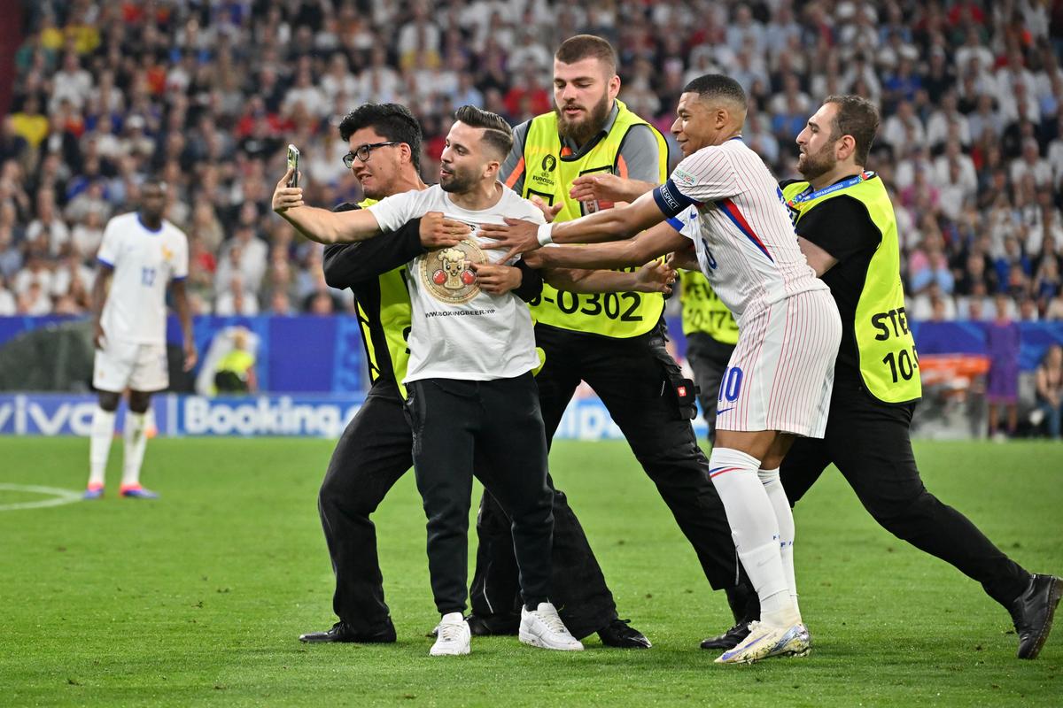 Legenda Franței s-a retras de la echipa națională după eliminarea de la Euro » Didier Deschamps, mesaj emoționant: „Este un exemplu”