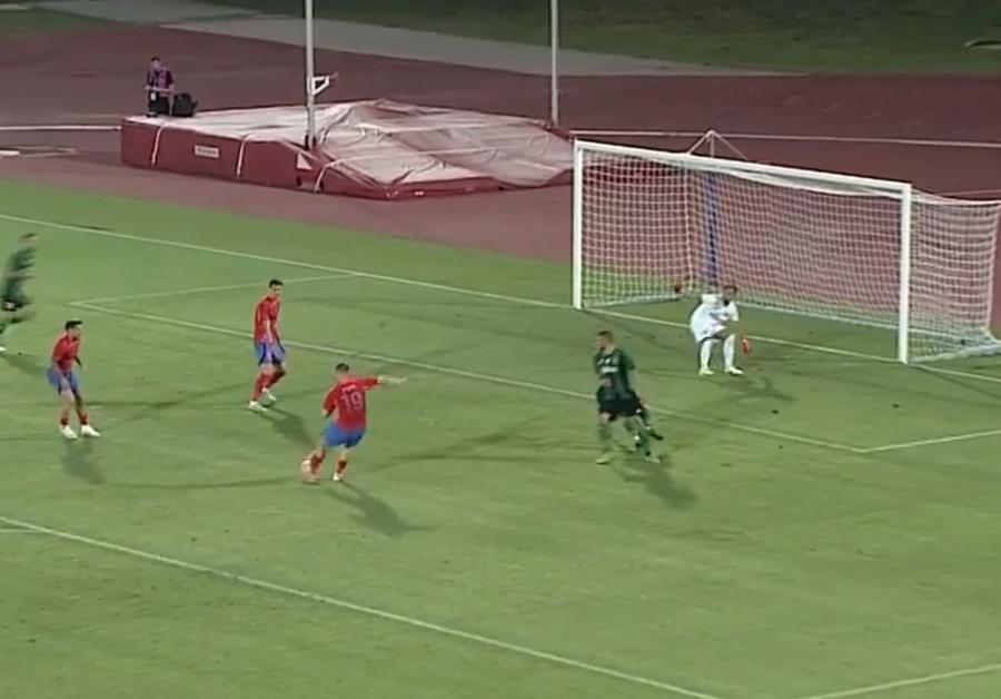 Daniel Popa i-a păcălit pe apărători Cu ei a jucat FCSB! Scene HILARE în timpul meciului din San Marino