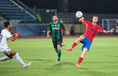 Cu ei a jucat FCSB! Scene HILARE în timpul meciului din San Marino
