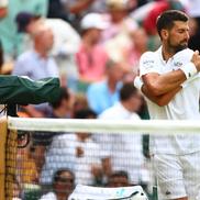 Novak Djokovic s-a calificat pentru a 14-a oară în semifinale la Wimbledon