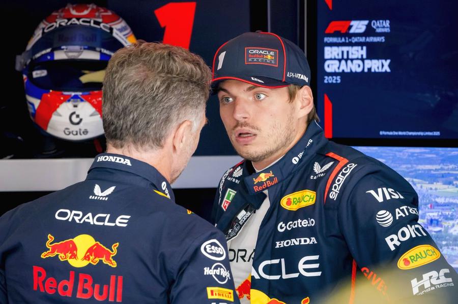 Verstappen și Horner, în boxele MP de la Silverstone Max Verstappen, înaintea ultimei curse din sezon: „Nu o să mint. Sigur, au existat discuții”