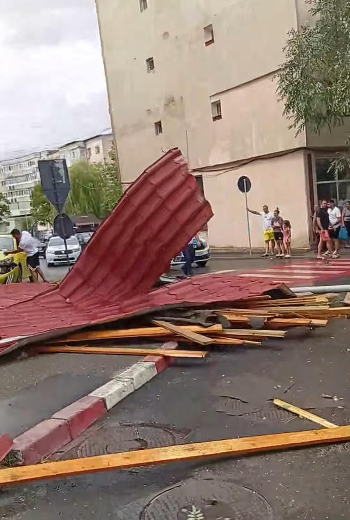 Dezastru în Mioveni, după furtună