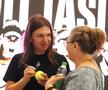 Simona Halep - sesiune de autografe pentru fanii din Iași Foto: Roxana Fleșeru