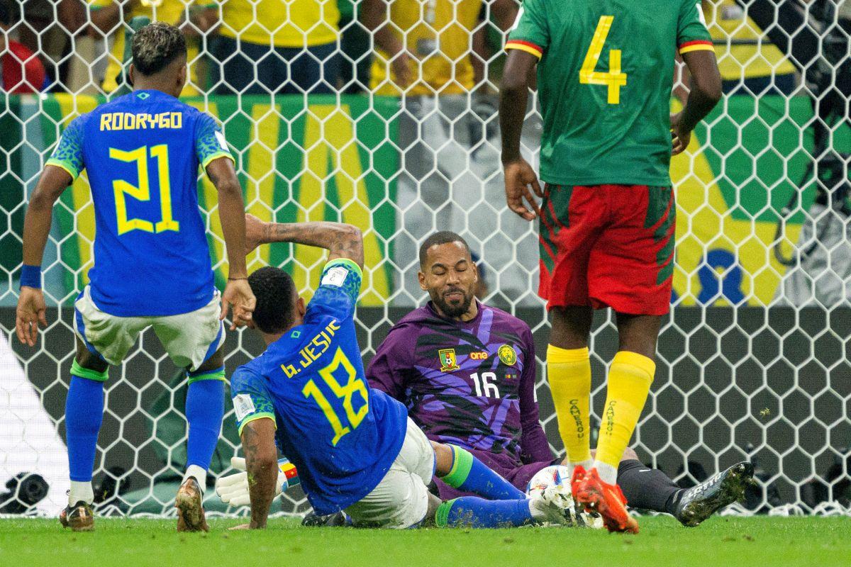 Imagini cu Devis Epassy din Camerun - Brazilia