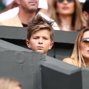 Novak Djokovic s-a calificat pentru a 14-a oară în semifinale la Wimbledon