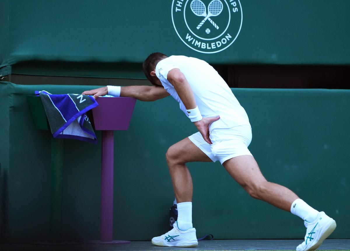 Novak Djokovic l-a depășit pe Roger Federer! Sârbul s-a accidentat în ultimul game, iar Jelena și-a pus mâinile pe cap