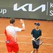 Stan Wawrinka și un copil de mingi au făcut schimb de rachetă FOTO Roxana Fleșeru