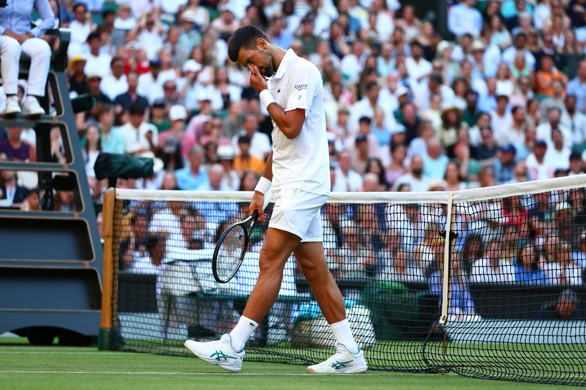Novak Djokovic s-a calificat pentru a 14-a oară în semifinale la Wimbledon
