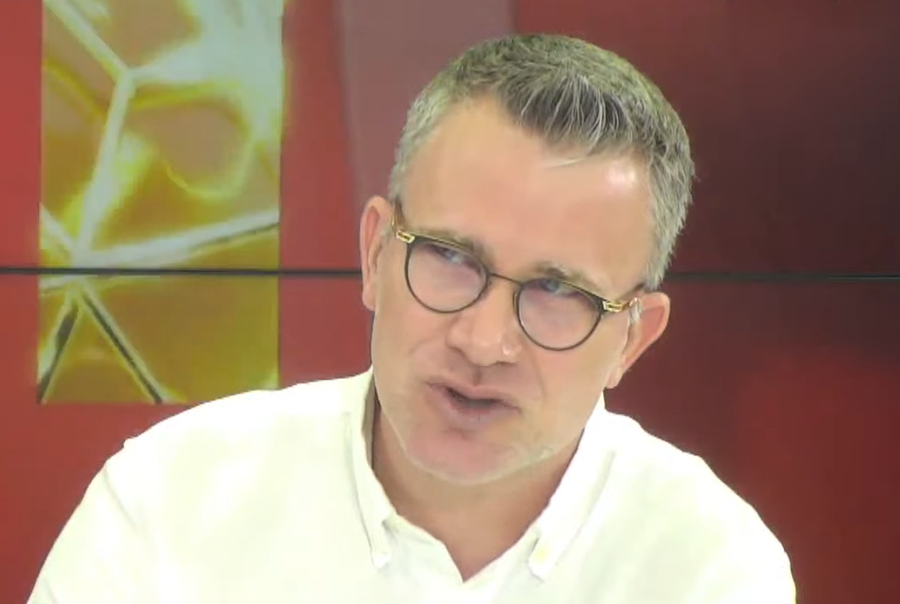 Justin Ștefan e din 2013 secretarul general al Ligii Profesioniste de Fotbal Cum ajunge Steaua în Liga 1: „Frații Pavăl de la Dedeman preiau echipa, mâine. Cu o condiție!”