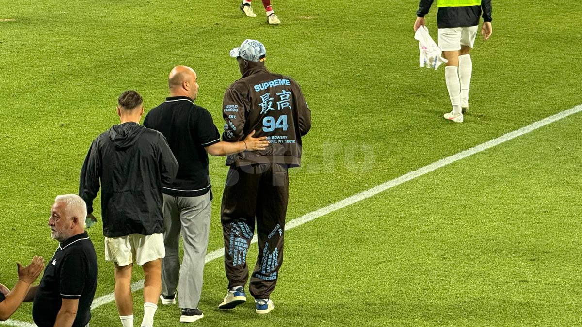 Ce s-a întâmplat pe gazon imediat după FCSB - Inter d'Escaldes » Crețu a făcut din nou tumbe, un jucător a fost băgat în ședință