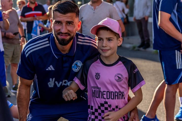 Prezentarea echipei Corvinul pentru noul sezon de Superligă. Foto: Facebook Corvinul Hunedoara