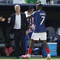 Bradley Barcola (stânga), Didier Deschamps (centru) și Ousmane Dembele (dreapta) / Foto: Imago Images